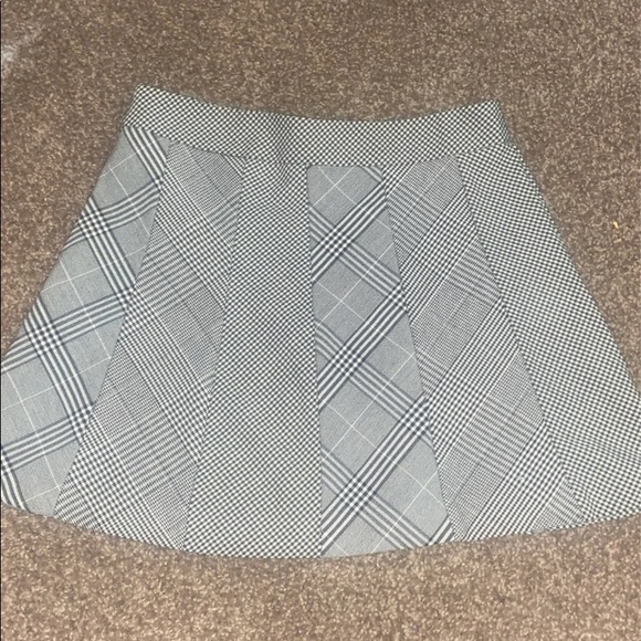 Zara plaid skirt - Picture 2 of 3